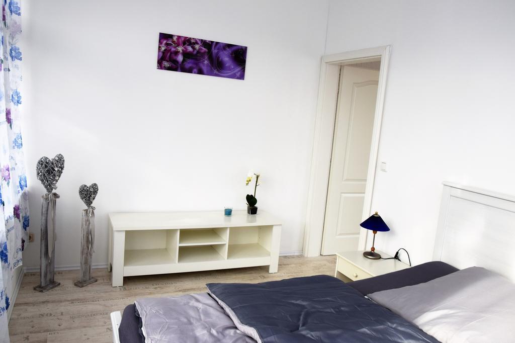 Urlaub Im Wintergarten Rostock-Lichtenhagen-Dorf Apartment Ngoại thất bức ảnh