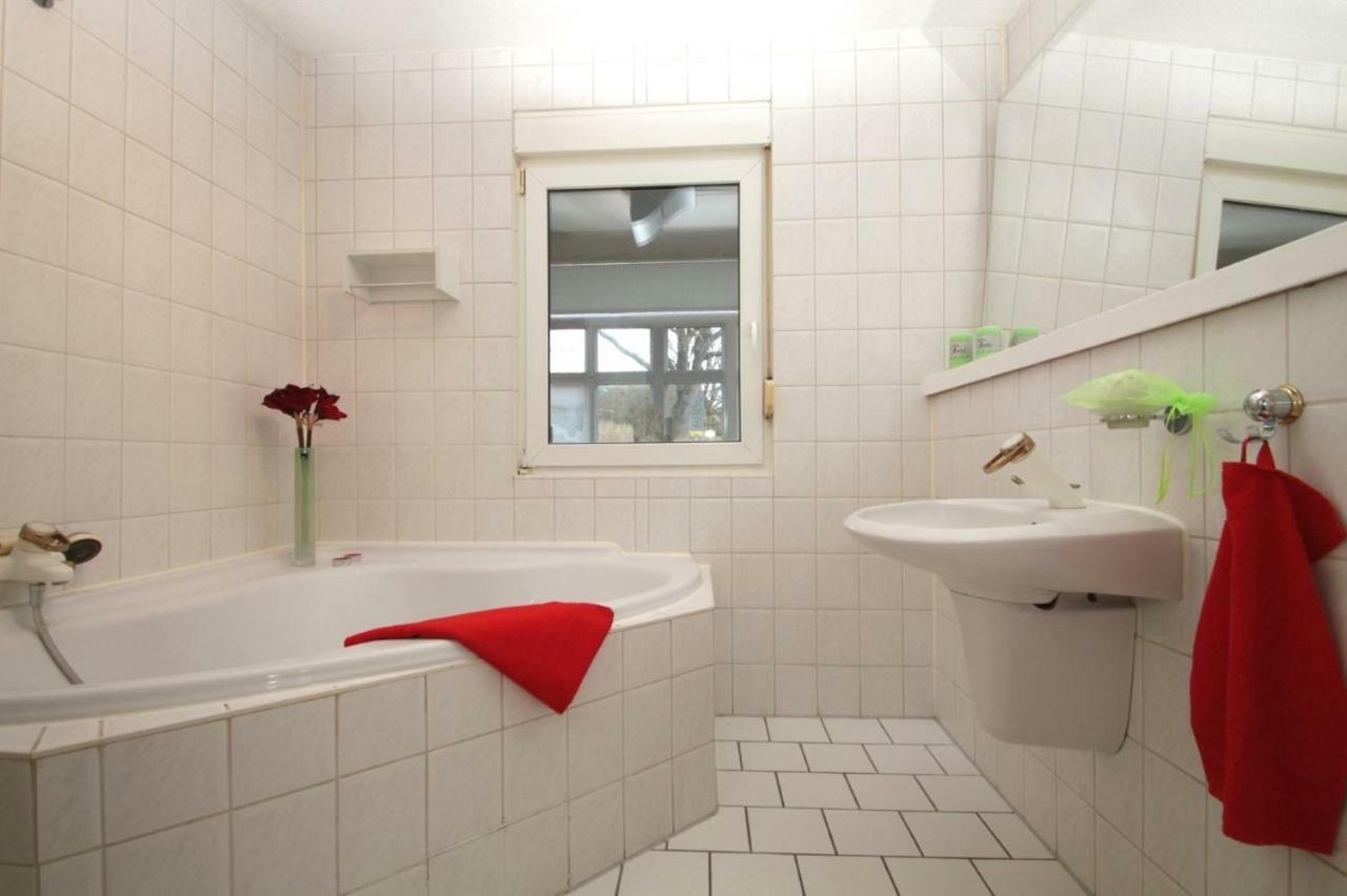 Urlaub Im Wintergarten Rostock-Lichtenhagen-Dorf Apartment Ngoại thất bức ảnh